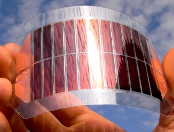 Ученые ИТМО описали, как повысить эффективность солнечных батарей